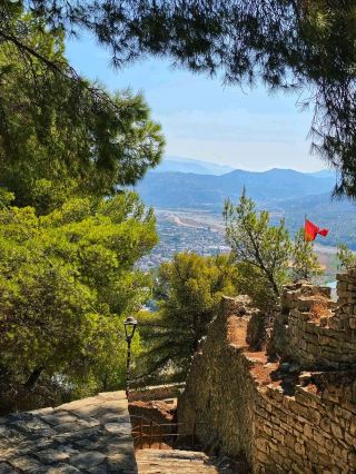 Замок Берат — вневременной вид на Албанию 🏰🇦🇱