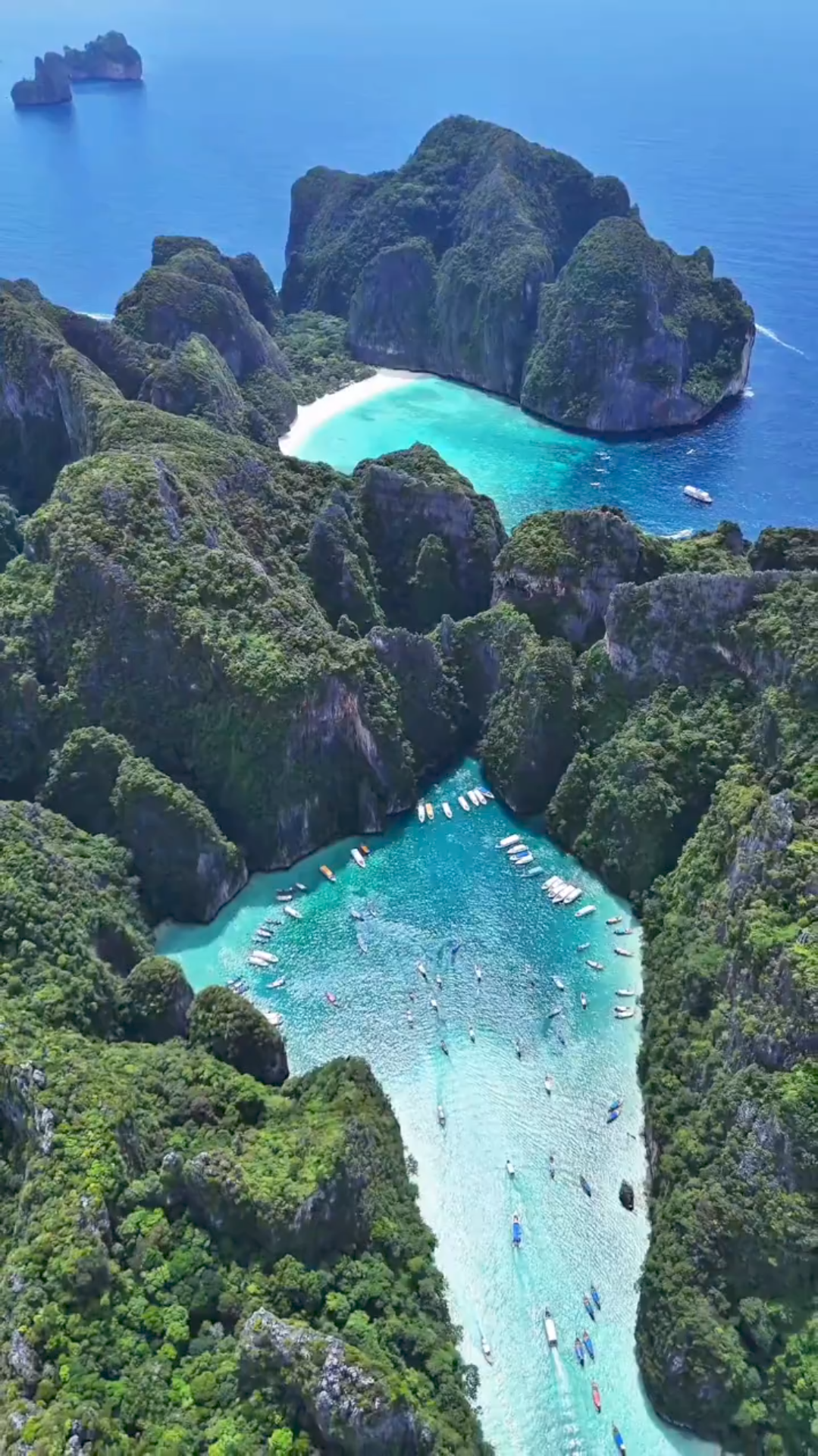 Phi Phi Islands 🇹🇭Travel Guide: Legendary Vibes & Dreamy Beaches 🌴✨