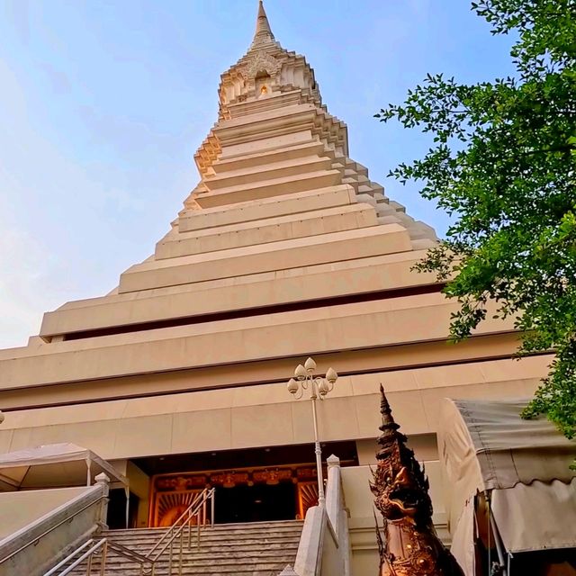 Photo spot for the Big Buddha at Paknam Temple (Phra Buddha Dhammakaya Thep Mongkol)