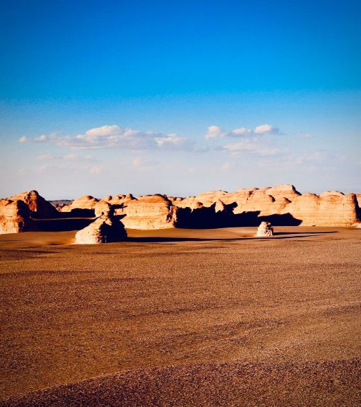 The Hami Desert That Isn't a Mirage: Hiking Yiwu Populus Forest National Desert Park at Noon
