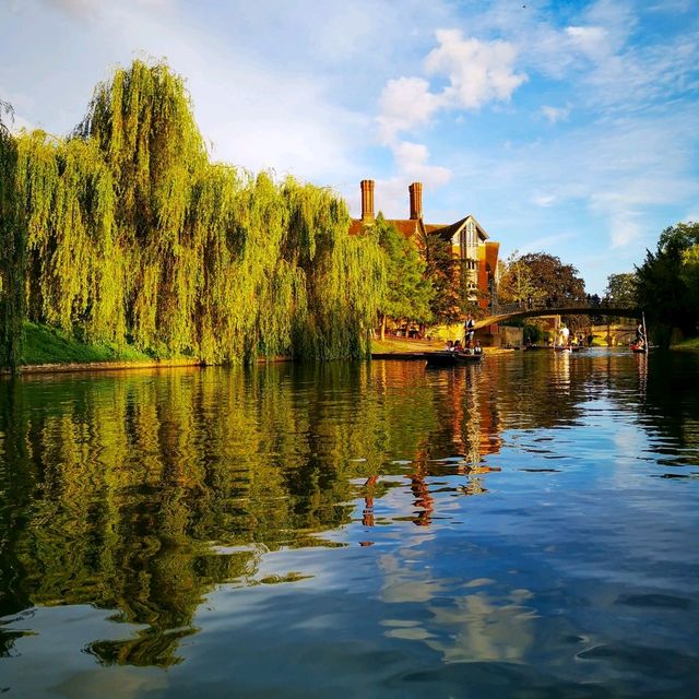 Cambridge Punting: Glide Along the River Cam