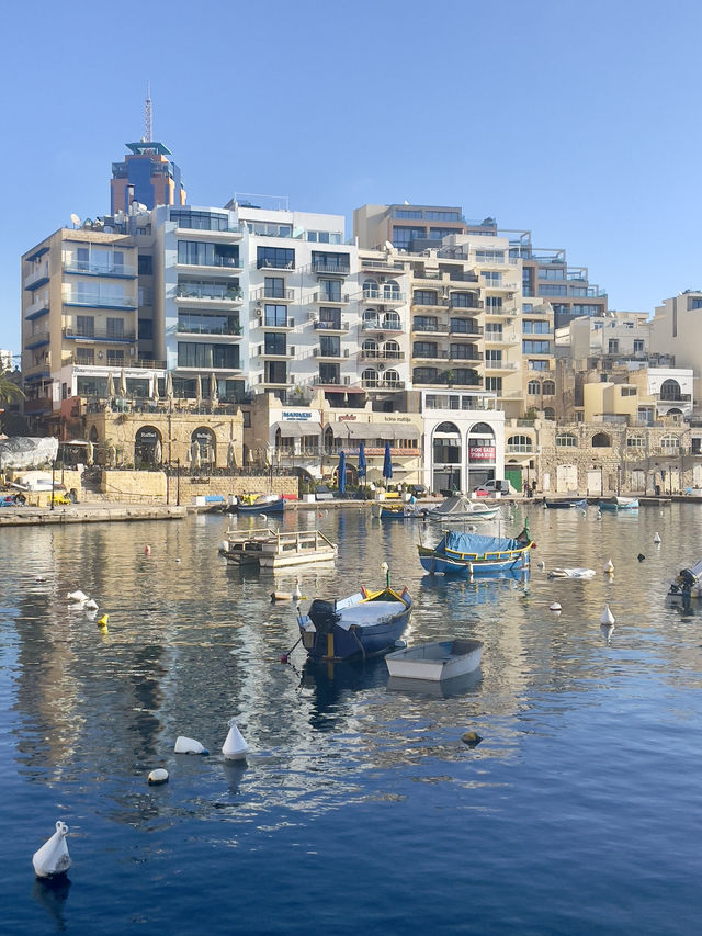 Sunny Spinola Bay