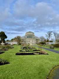 Spring Awakens the Botanic Gardens