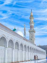 The Gentle Glow of Madinah’s Sacred Streets ✨