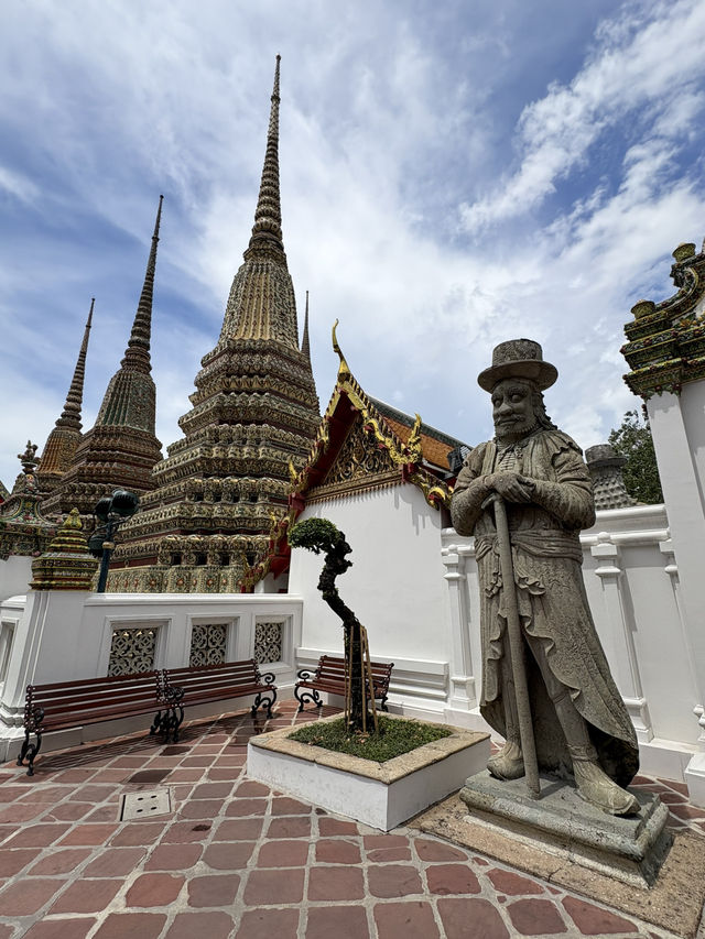 Exploring Bangkok: A City of Contrasts 🇹🇭✨