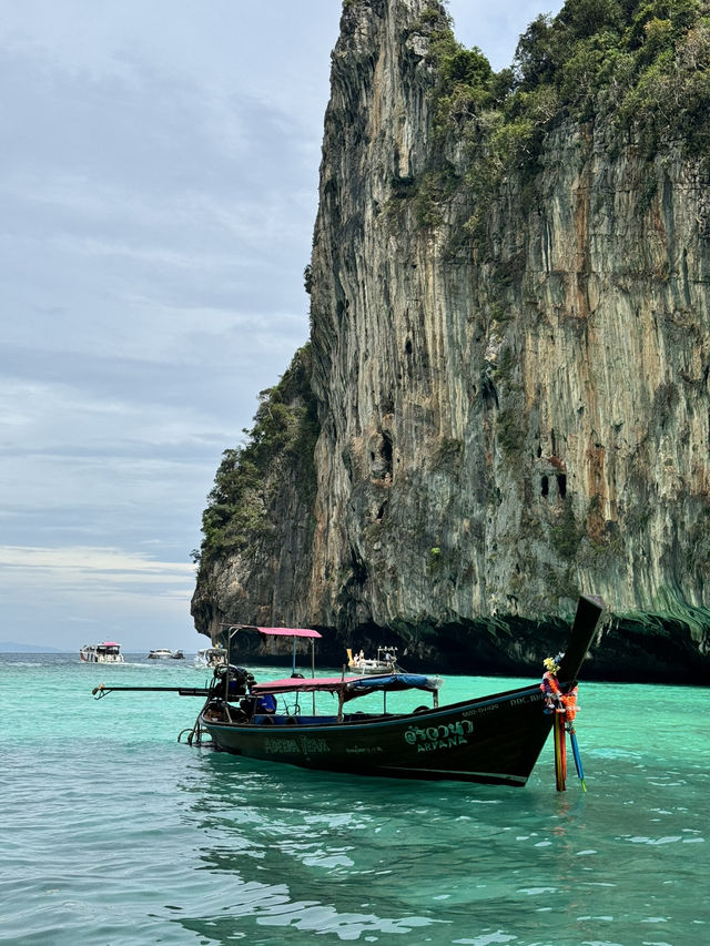 Phi-Phi lagoon or paradise?🩵