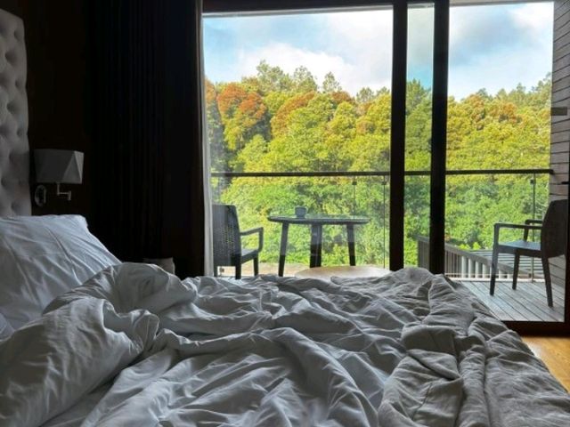 Stunning views - prime location!