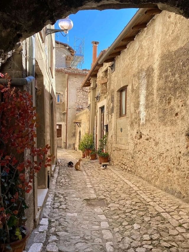 🏔️ City of Quiet Resilience – L’Aquila, Italy
