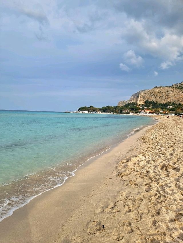 A Slice of the Maldives in Italy: The Beauty of Mondello