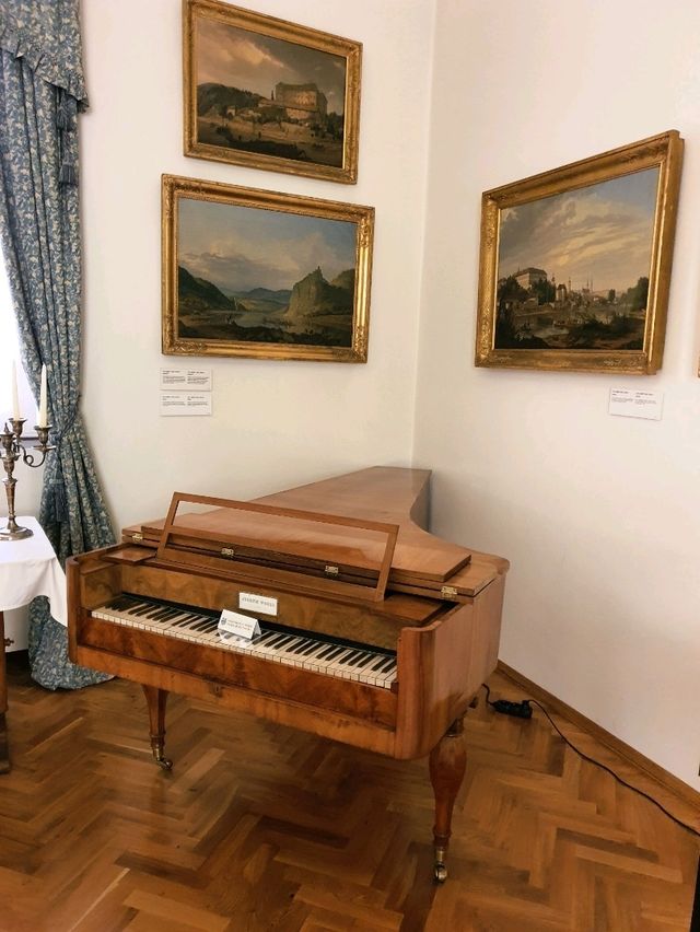 🏰 Lobkowicz Palace: A Hidden Gem in Prague Castle