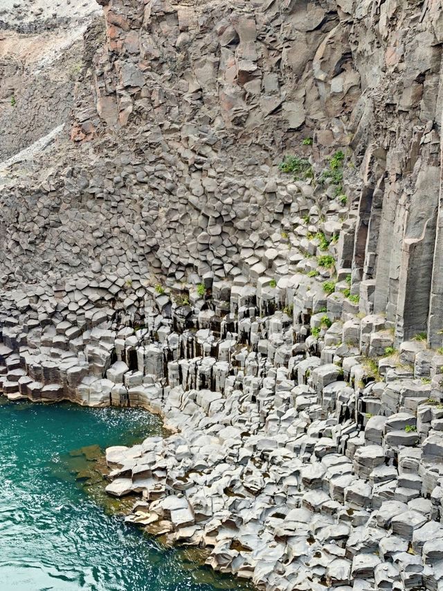 Stuðlagil Canyon, stunning basalt columns 