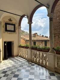Siena’s Cathedral Quarter: A Medieval Wonderland Awaits!