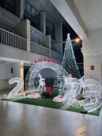 [Пхукет] Спокойный отель в шумном Патонге Ramada by Wyndham Deevana