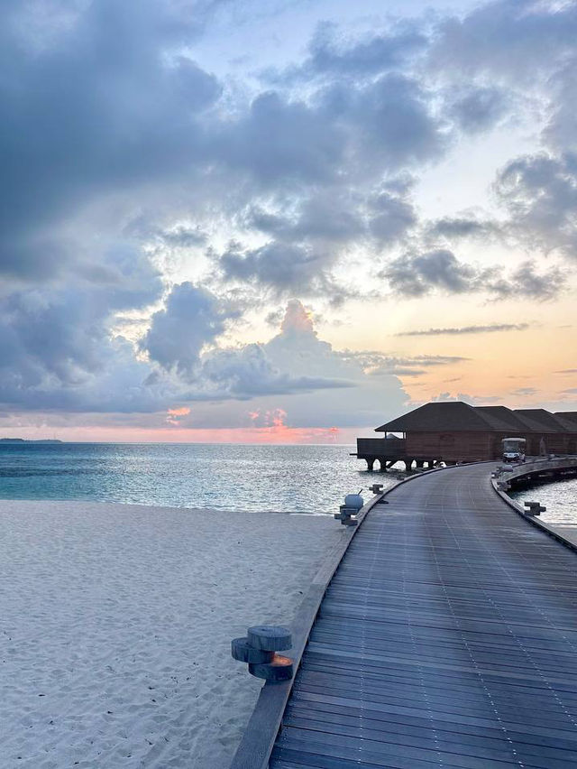 Hurawalhi Island Resort (Adults Only 15+)(Ex. Hurawalhi Resort Maldives)