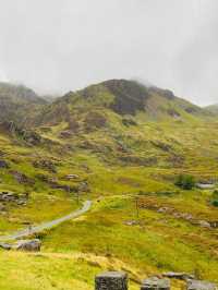 🍂 Eryri National Park – Majestic Mountains 🏔️🌄