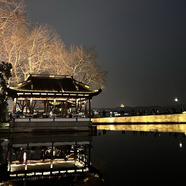 Sunset at West Lake in Hangzhou!