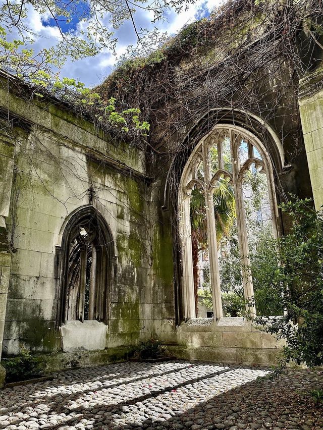 St. Dunstan in the East Church Garden - Londo