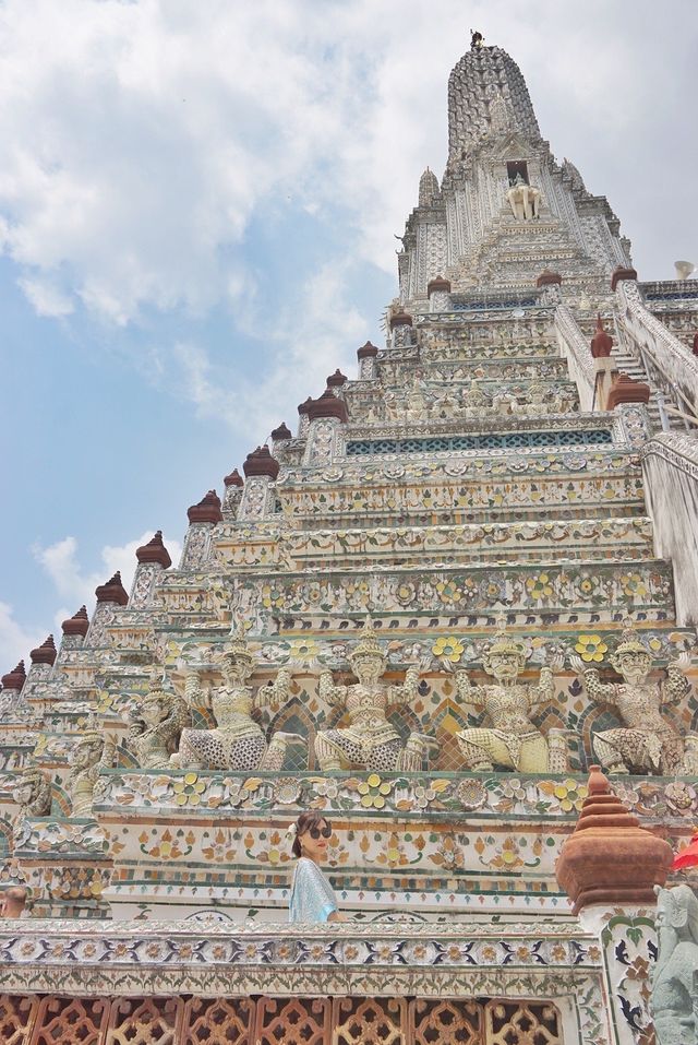 【Travel around the 🌍 world】Bangkok, Thailand 🇹🇭. Photoshoot in Thai costume at the Arun Temple