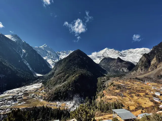 Hiking in Yubeng Village 