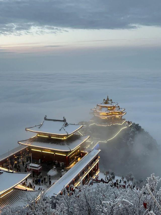 遠赴人間驚鴻宴｜12月11號老君山雪景