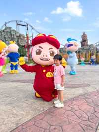 成都遛娃|樂園驚現巨型豬豬俠