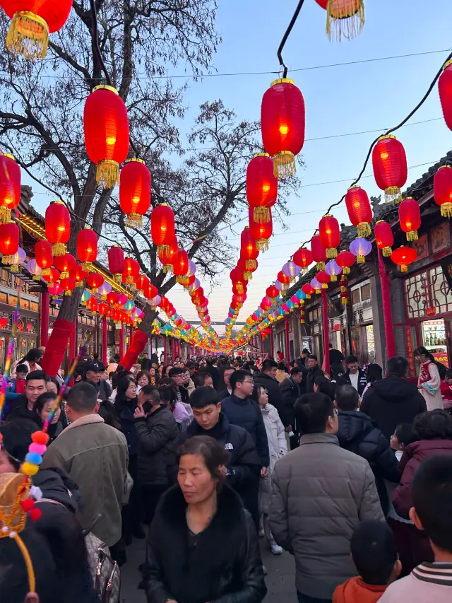 Please, let's all go to Pingyao, it's super cool