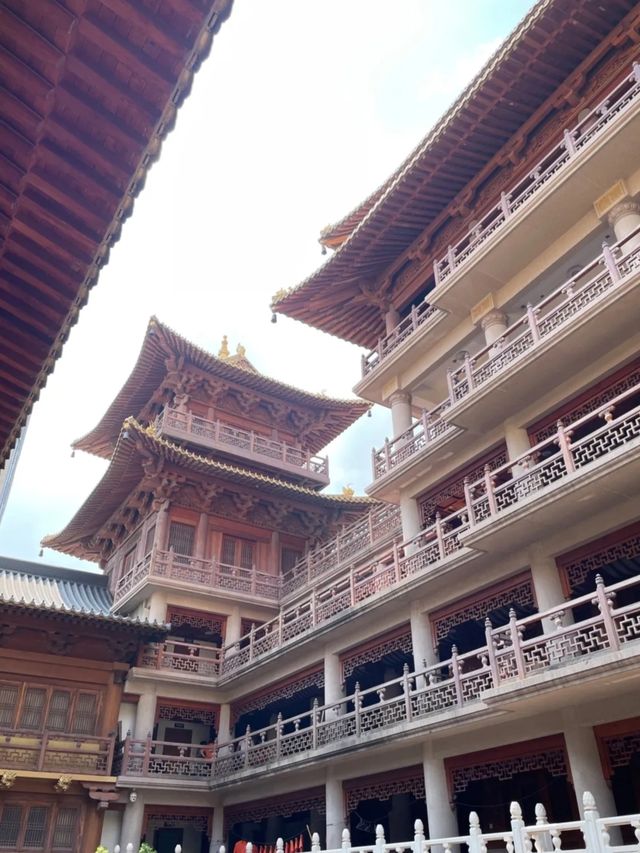 探索上海靜安寺，釋放內心的壓力！