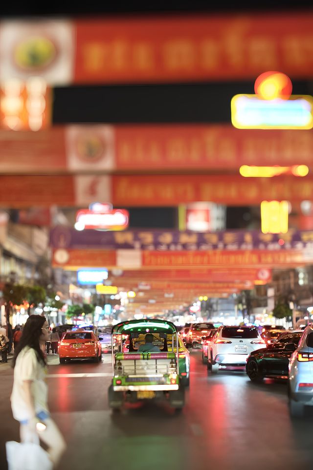 漫遊曼谷最熱鬧的商業街唐人街：耀華力路