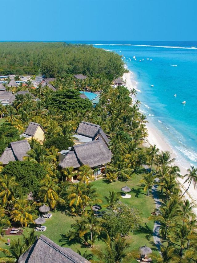 🌴🏌️‍♂️ Mauritius Marvel: Dinarobin Hotel's Luxe Escape 🌅
