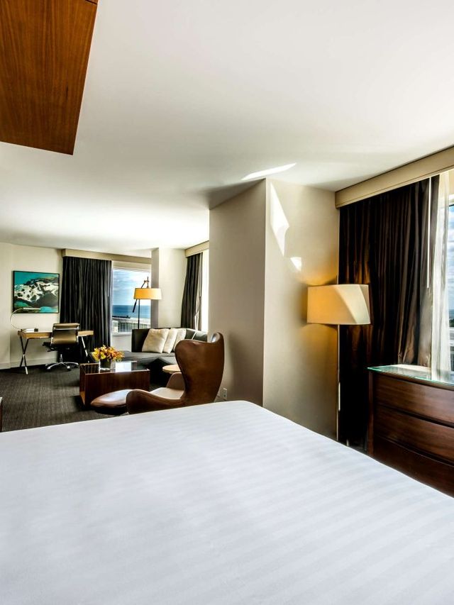 🌟 Chic Stays: Hyatt Regency McCormick Place, Chicago 🌟