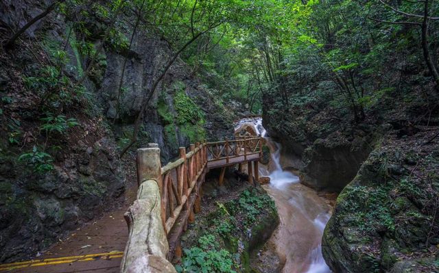 湖北香香水河丨"楚天九寨溝""小庐山"，係湖北著名嘅避暑勝地。