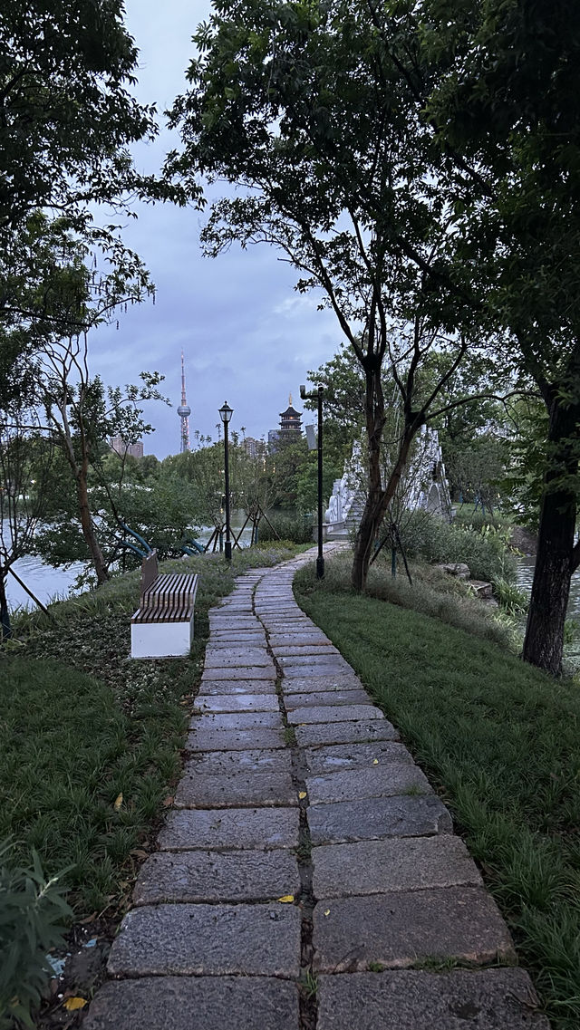 城市漫筆—窺見泰州。