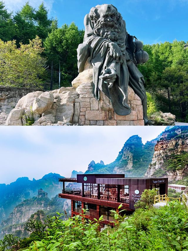 河北白石山景區位於河北省保定市淶源縣白石山鎮豐涼溝村。