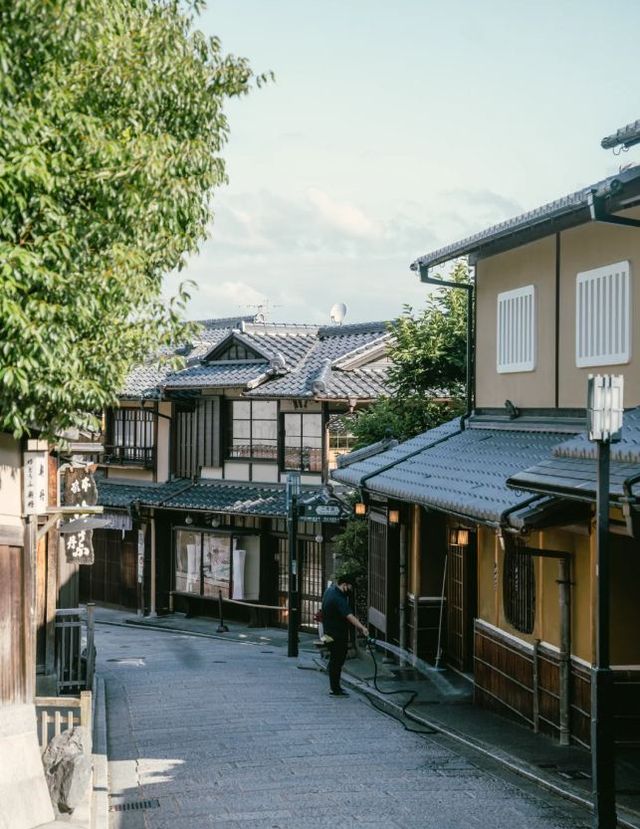 早起的京都無人的街景~舒服！。🌞 早晨的京都，沒有群眾，只有風景和寧靜