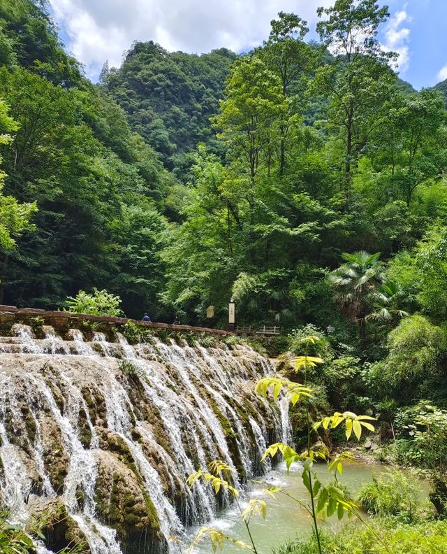 被譽為「楚天小九寨溝」～襄陽香水河風景區