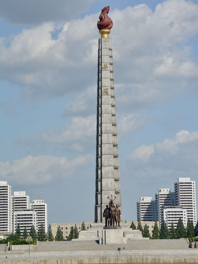 朝鮮平壤金日成廣場｜歷史與現代的交匯點