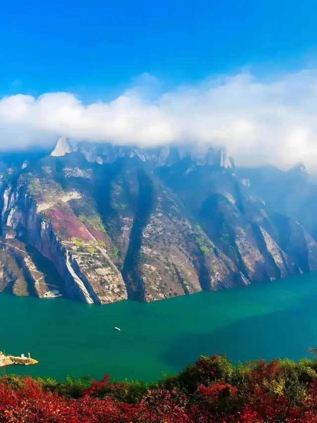 Explore the Three Gorges on a Yangtze Gold Cruise this winter break!