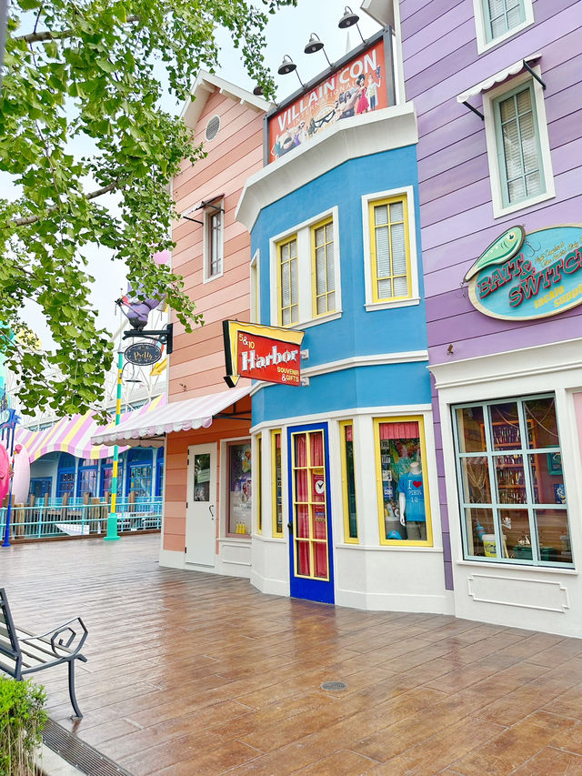 Minion Land: The only place where being silly is mandatory 🤪