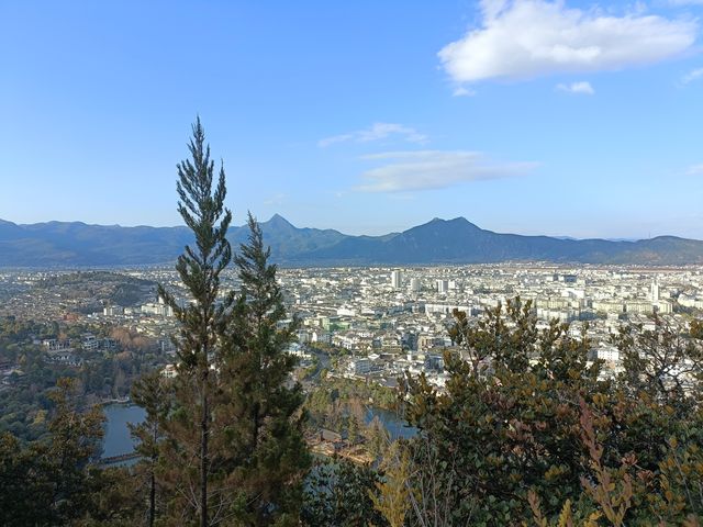 麗江黑龍潭公園最佳攻略——日出東方紅勝火