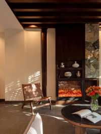 為了這家侘寂風酒店，我們倆趁著週末專程去了趟麗江