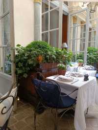 Magical restaurant in Paris