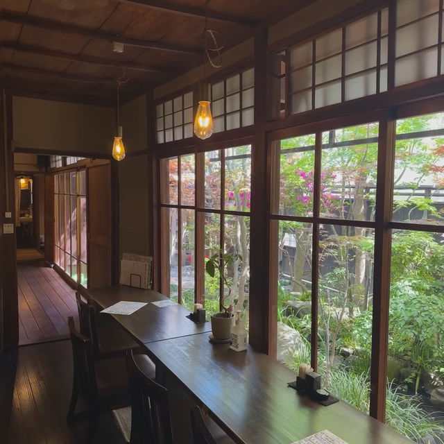 大阪美食｜市中心百年宅邸里的秋日午餐🍁Nanoan和風素席體驗
