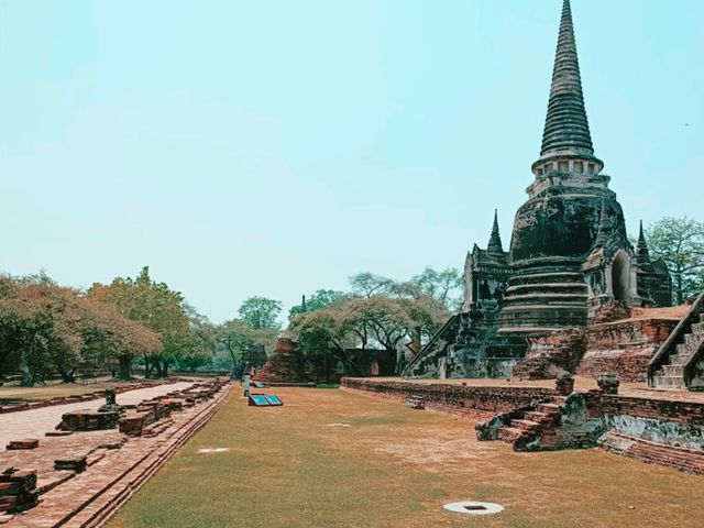 Temples, Tuk-Tuks & Travel Hacks: Backpacking Ayutthaya