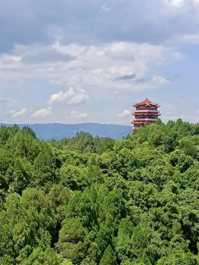 Wuzi Yanxia: A Spiritual Journey to the Ancient Temple Among the Clouds