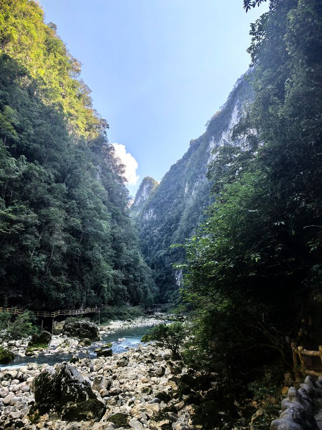 荔波大小七孔全景遊，坐船穿越峽谷超愜意！