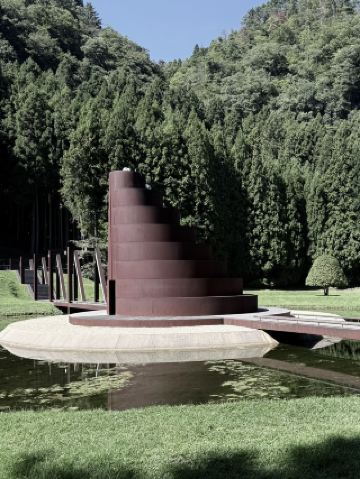 奈良郊外的室樓藝術森林