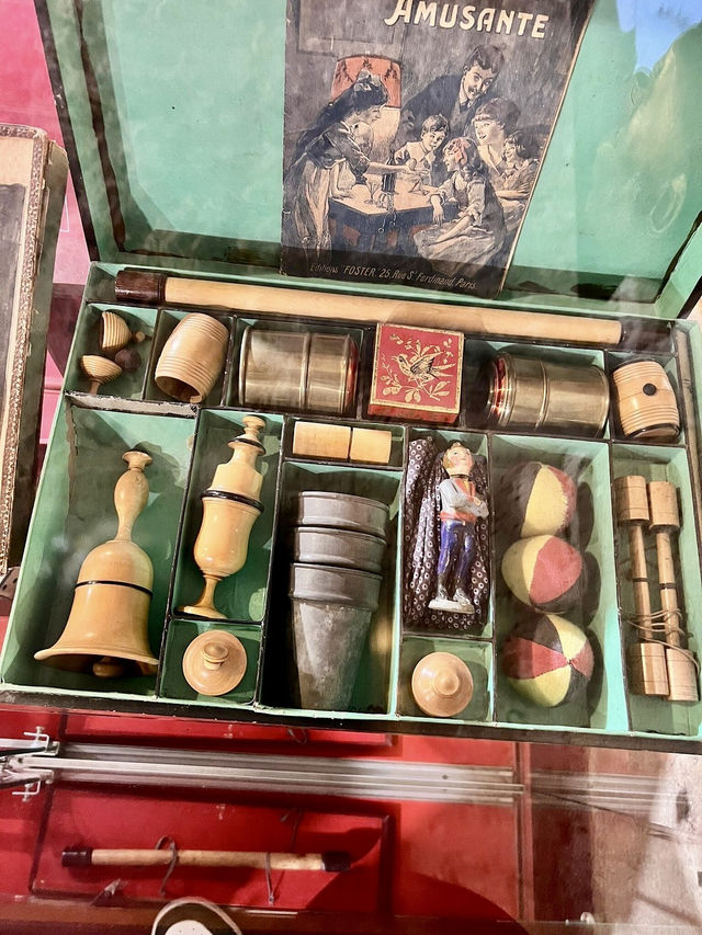 10 Cool and Quirky Things to Do in Paris! ✴️🗺