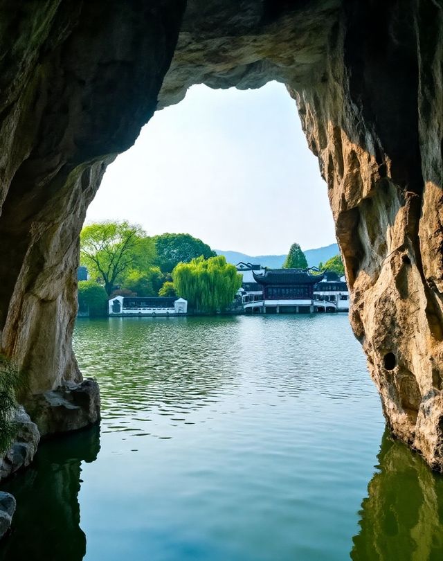江南第一水石盆景｜崖壁奇絕、洞幽水秀｜乘烏篷船遊千年山水盆景
