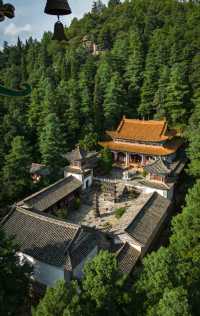 登天台峰打卡佛光