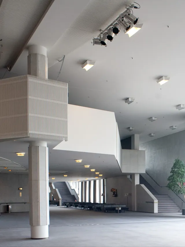 帶著移軸去旅行-赫爾辛基劇院